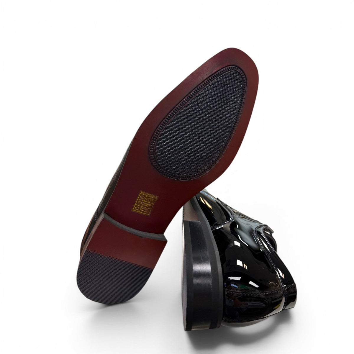 COLLEXION F7067M black patent leather lace-up dress shoe with a sleek, polished formal silhouette.
photo of the bottom side