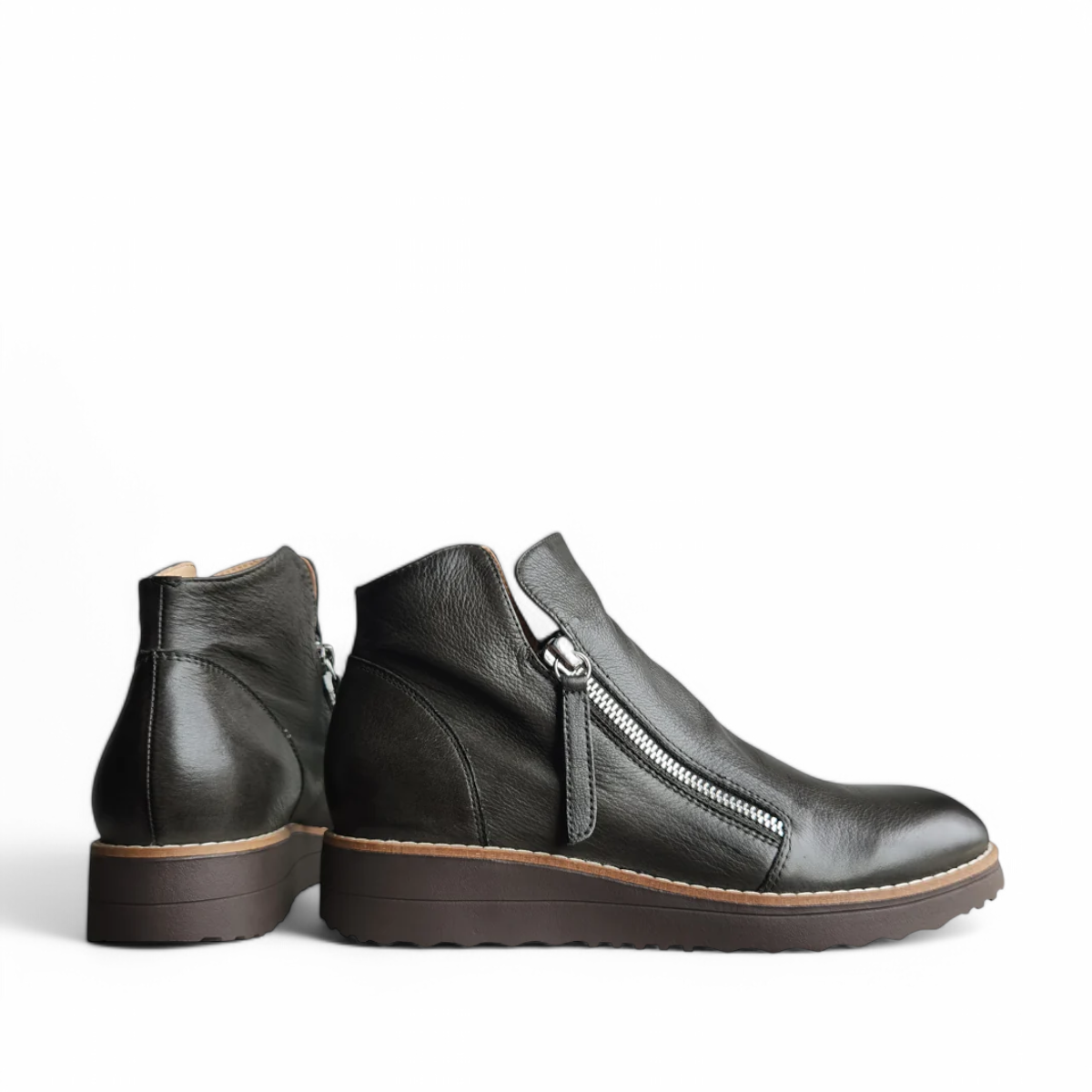 DJANGO & JULIET ohmy olive leather ankle boots with asymmetrical front zipper and low wedge heel. Photo of side views.
