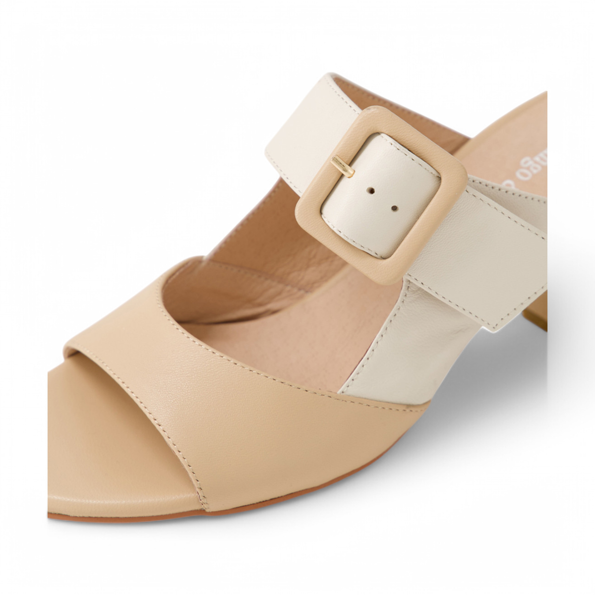 DJANGO & JULIEITTE CONRADE / CAMEL-ALMOND