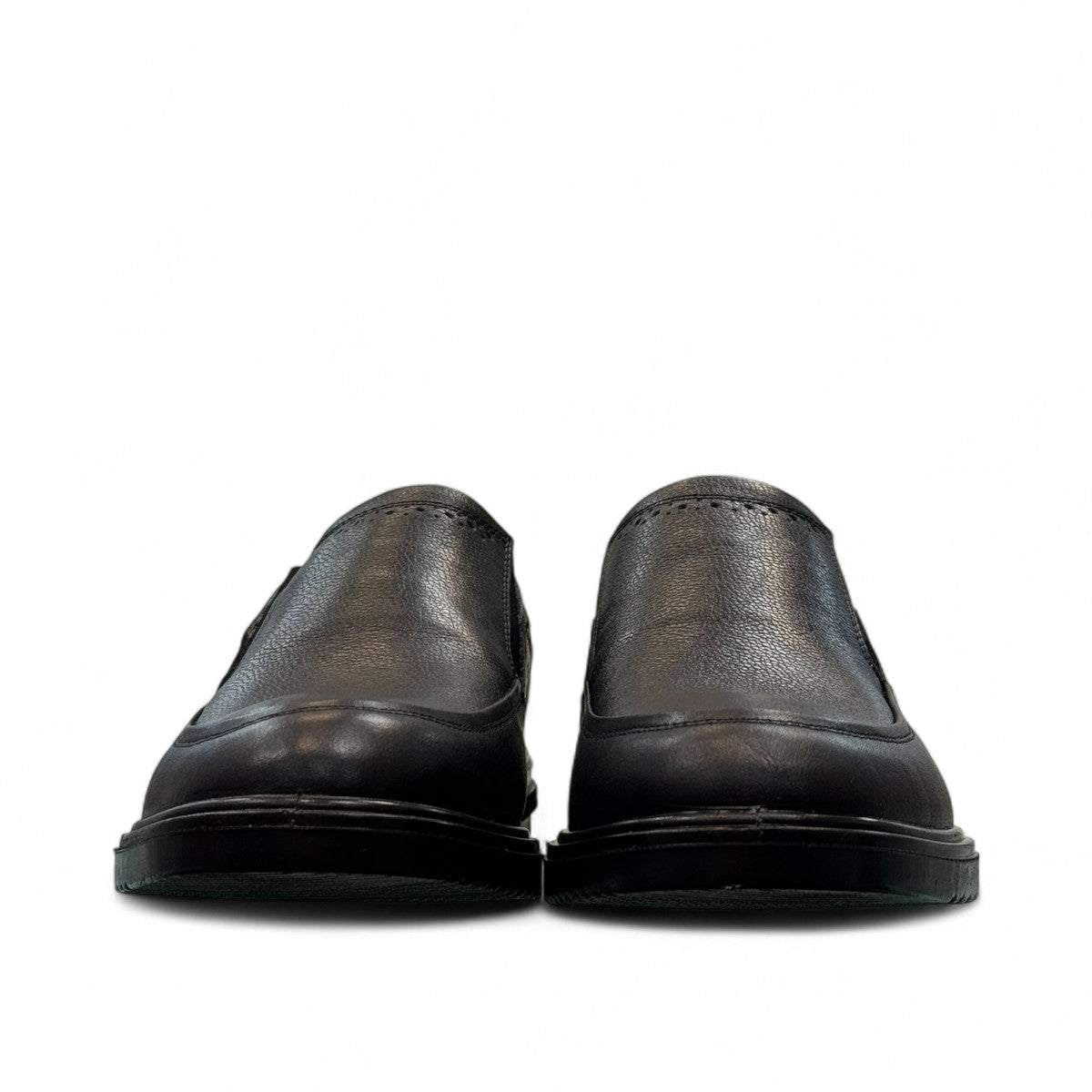 AFAG 4004 black leather slip-on men's shoes with a durable rubber outsole and side stitching detail. Photo of front view.