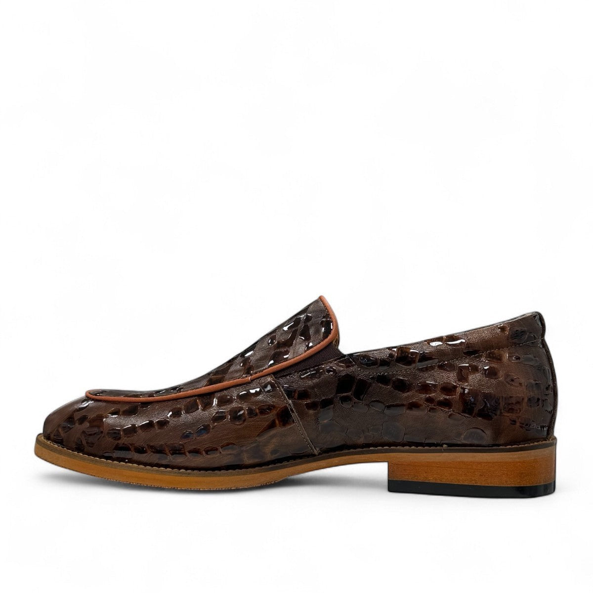 Atropat Diyan brown marble leather loafers with handmade stitching and durable rubber outsole. Photo of right side view.