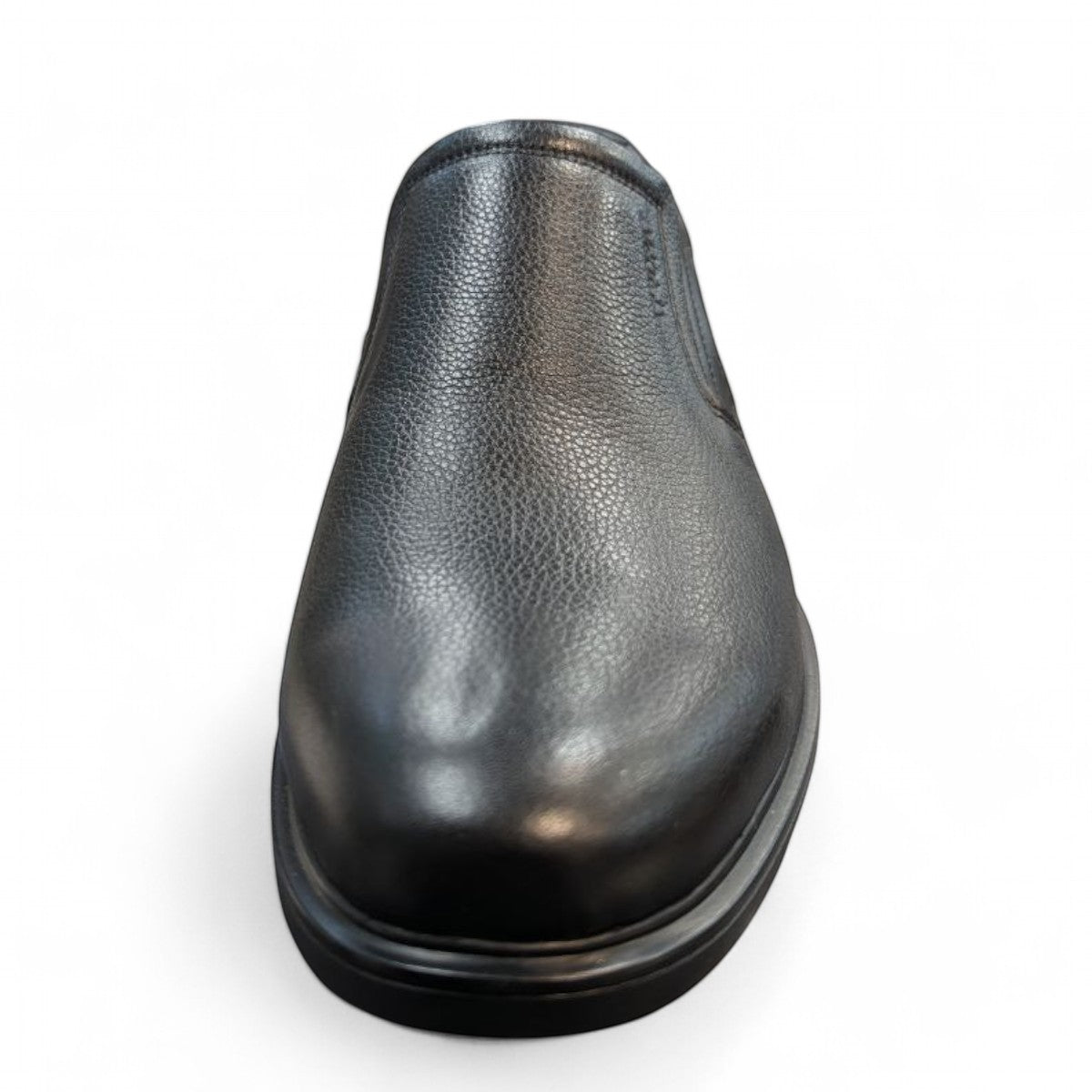 Atropat Lalehzar black genuine leather slip-on shoe with handmade stitching and rubber outsole. Photo of front view.