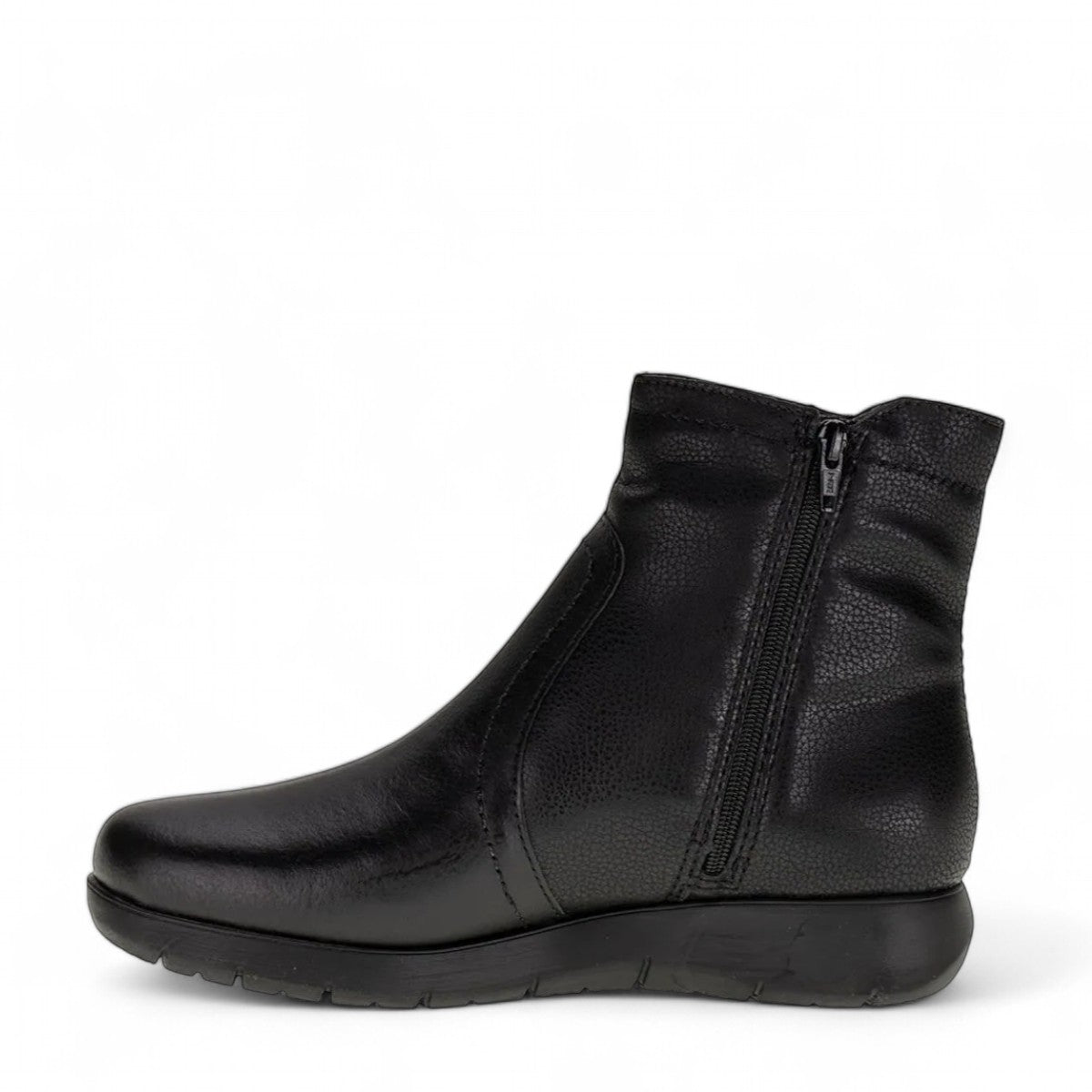 Bottero TRU black leather ankle boot with side zipper and low-profile rubber sole