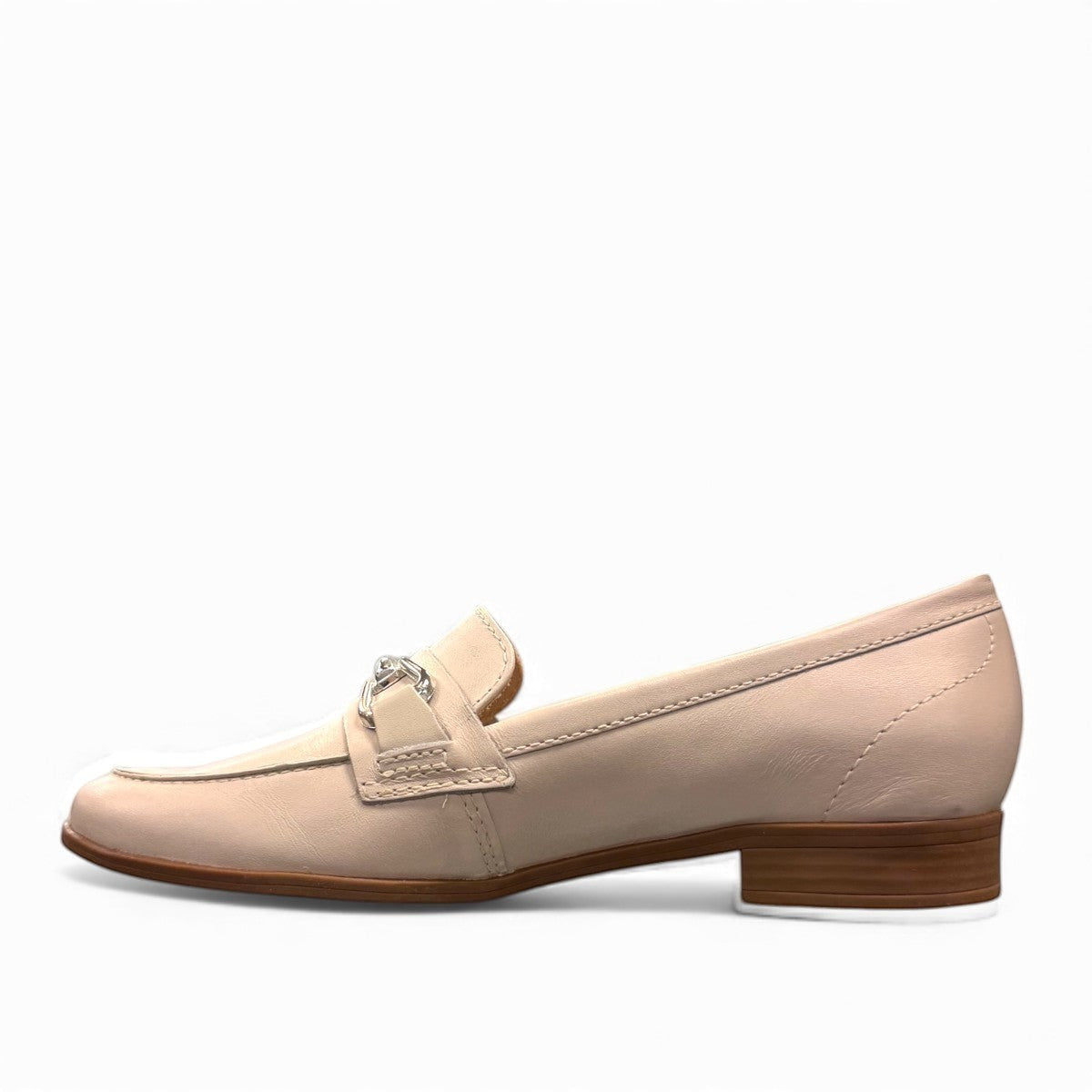 Bottero Day off-white leather loafers featuring a classic silhouette and elegant metal horsebit detail.