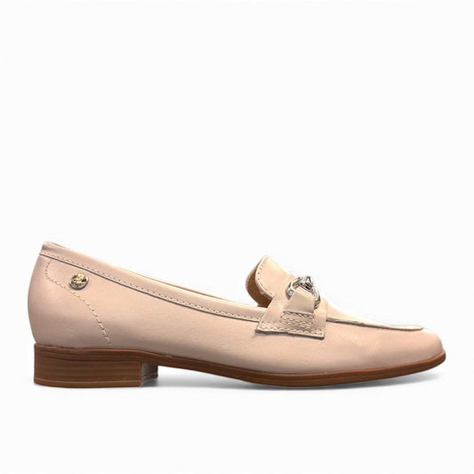 Bottero Day off-white leather loafers featuring a classic silhouette and elegant metal horsebit detail.
