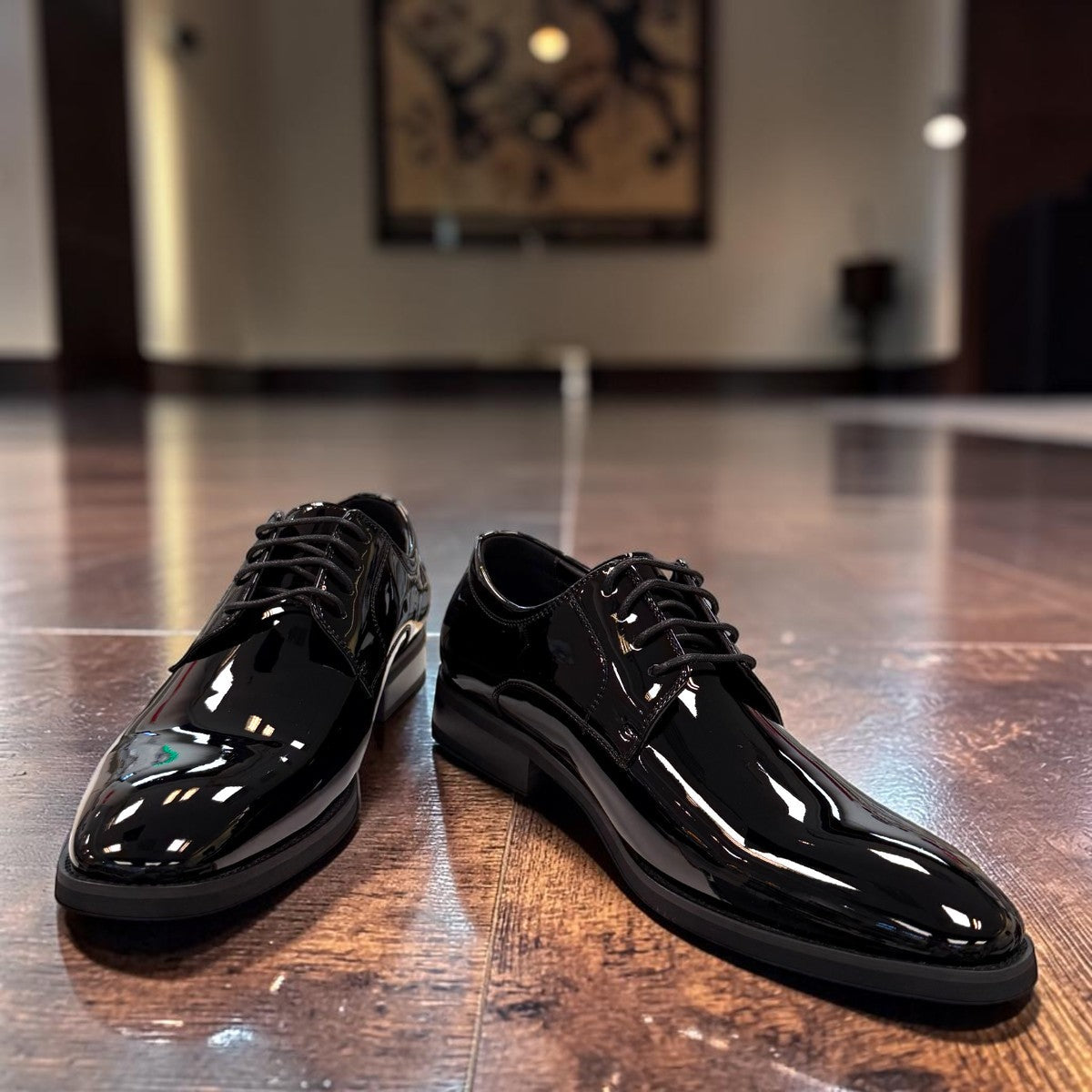COLLEXION F7067M black patent leather lace-up dress shoe with a sleek, polished formal silhouette.
photo of the top side