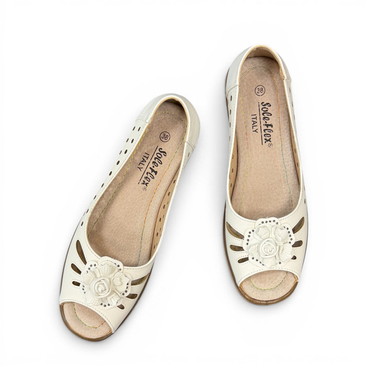 COLLEXION-F7067M white peep-toe comfort flats with floral detail, side perforations, and a flexible brown sole.
photo of the top side