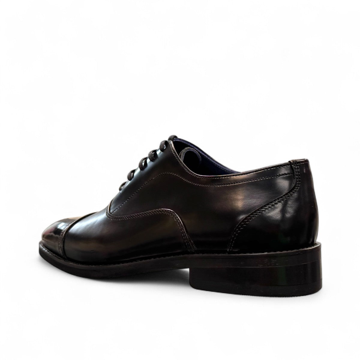 Fit minab black leather lace-up oxford shoe with cap toe and handmade stitching for formal or smart casual wear.