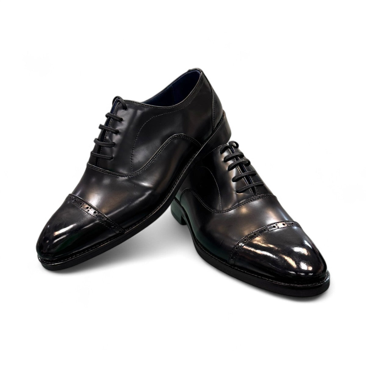 Fit minab black leather lace-up oxford shoe with cap toe and handmade stitching for formal or smart casual wear.