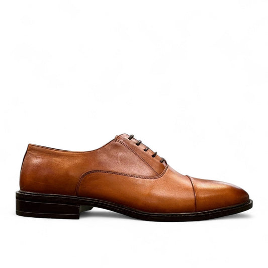 HORN SHOES ARJHAND brown leather oxford dress shoe with cap toe and lace-up closure. Photo of right side view.
