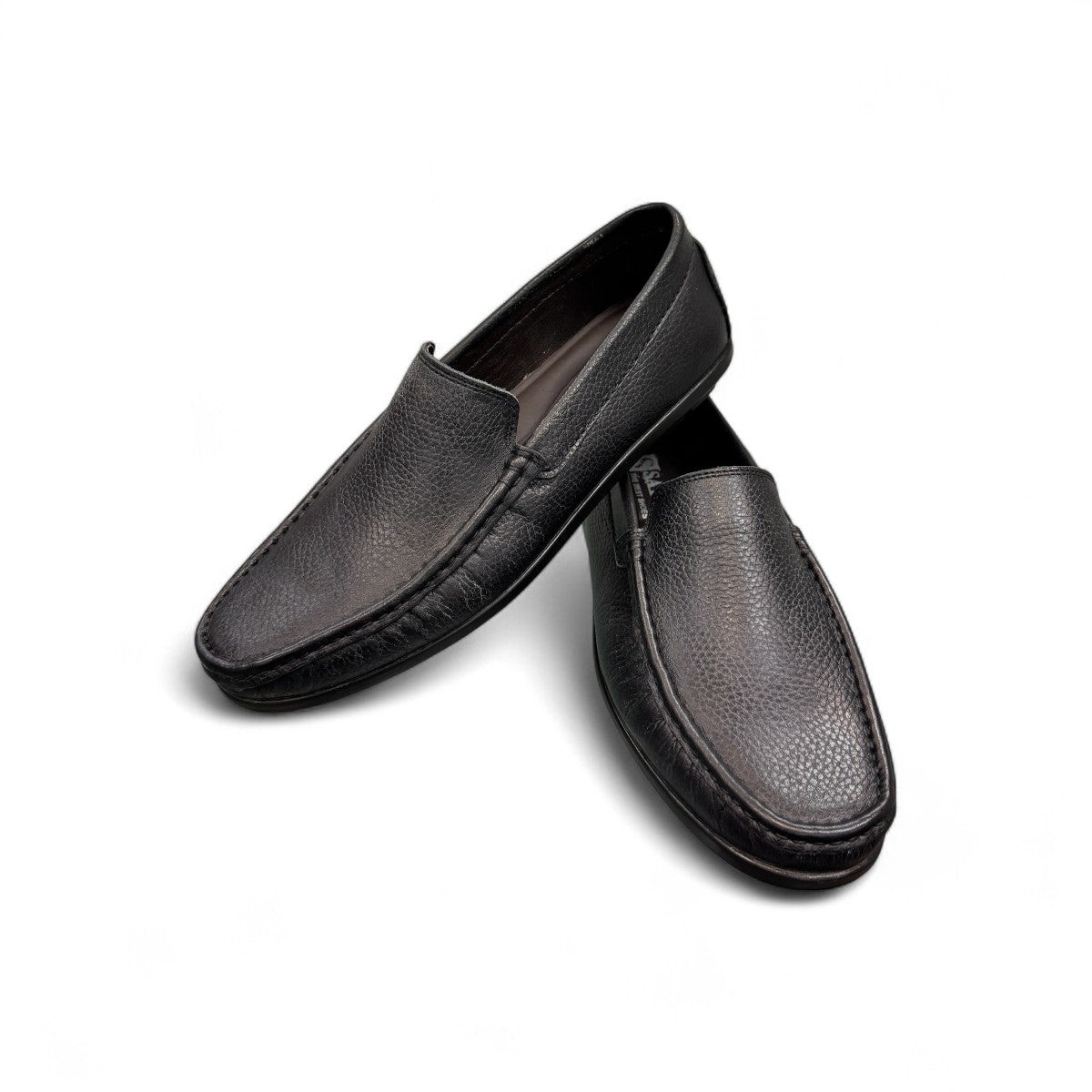 Satel Ardeshir black genuine leather loafers with a durable rubber outsole for formal wear. Photo of upper view.