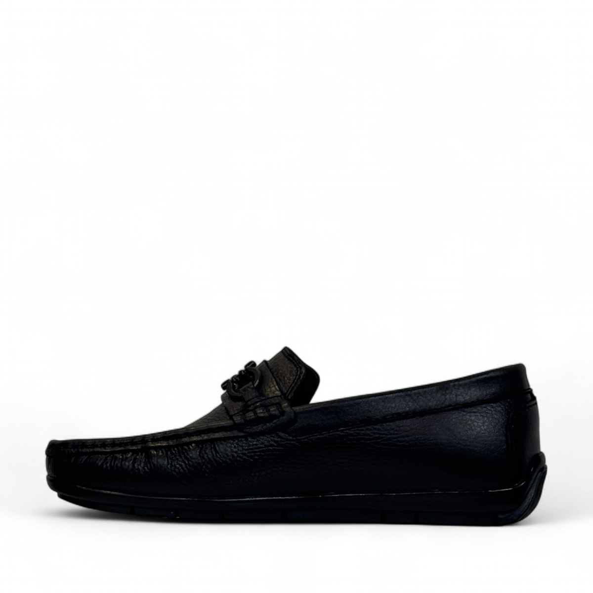 Satel Poonak black genuine leather loafers with subtle handmade stitching and a polished finish. Photo of left side view.