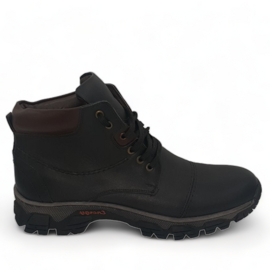 Satel Sistan black leather men's boots with a durable rubber outsole and brown padded collar detail. Photo of right side view.