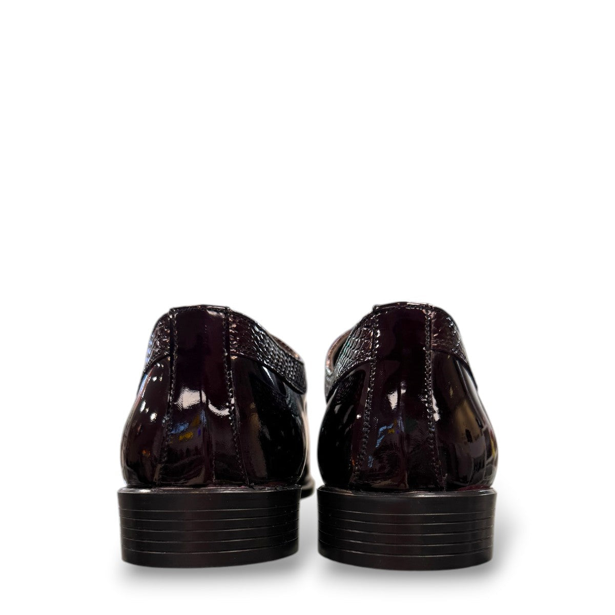 Sun Keyhan red patent leather lace-up formal shoe with textured heel detail and rubber outsole. Photo of back view.