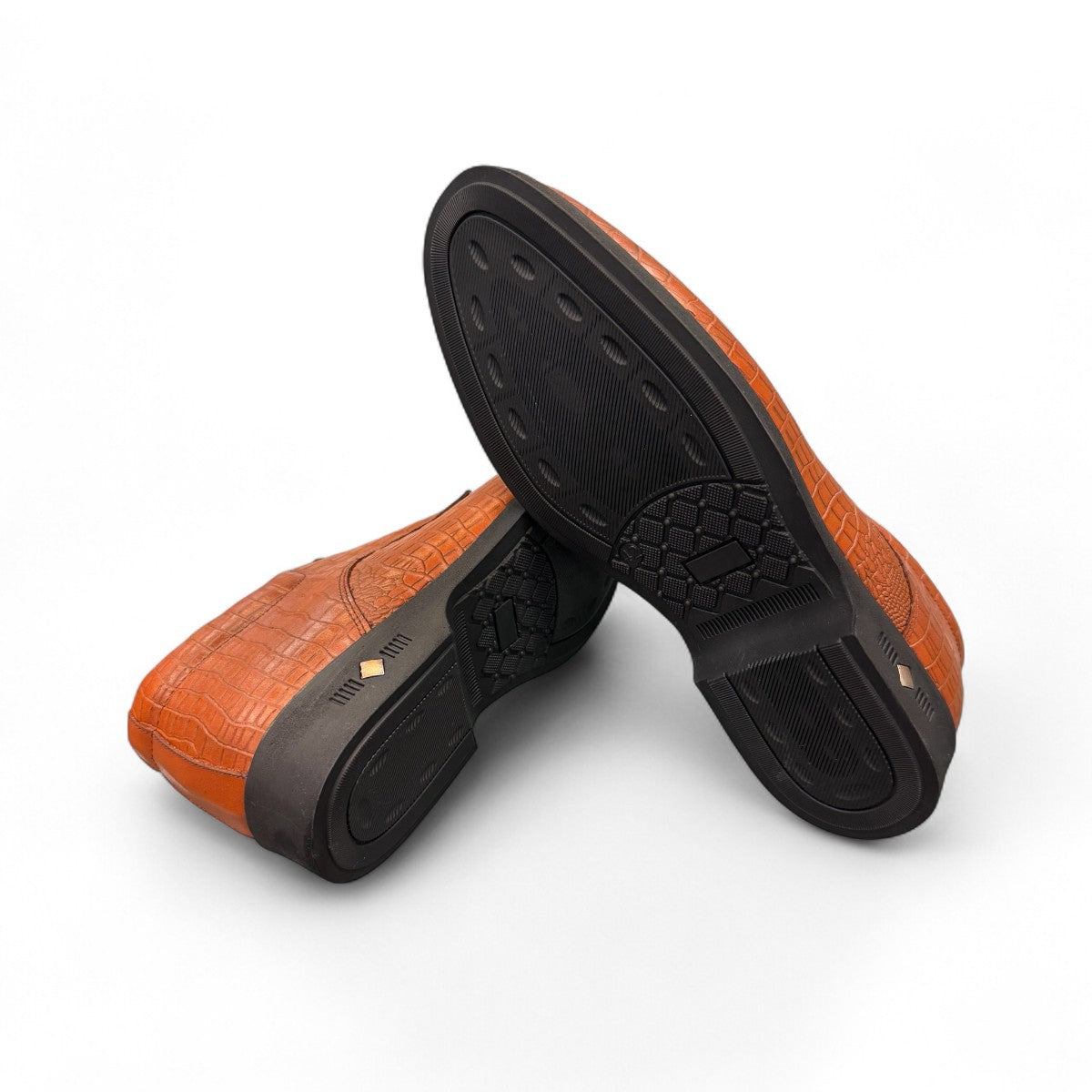 Sun Mehrab brown genuine leather lace-up dress shoe with crocodile-embossed texture and rubber sole. Photo of bottom view.