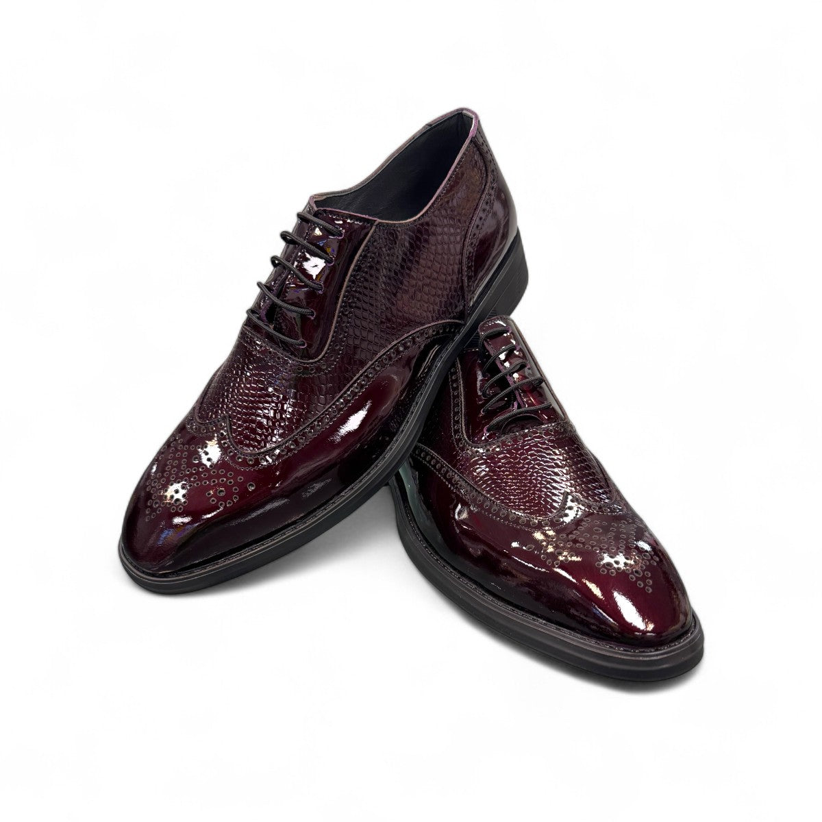 Sun Niko red patent leather lace-up dress shoe with textured detailing and durable rubber outsole. Photo of front view 1.