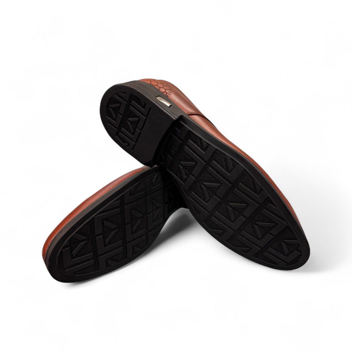 Sun Radmehr brown leather lace-up dress shoe with textured snake-skin pattern detail and durable rubber outsole. Photo of bottom view.