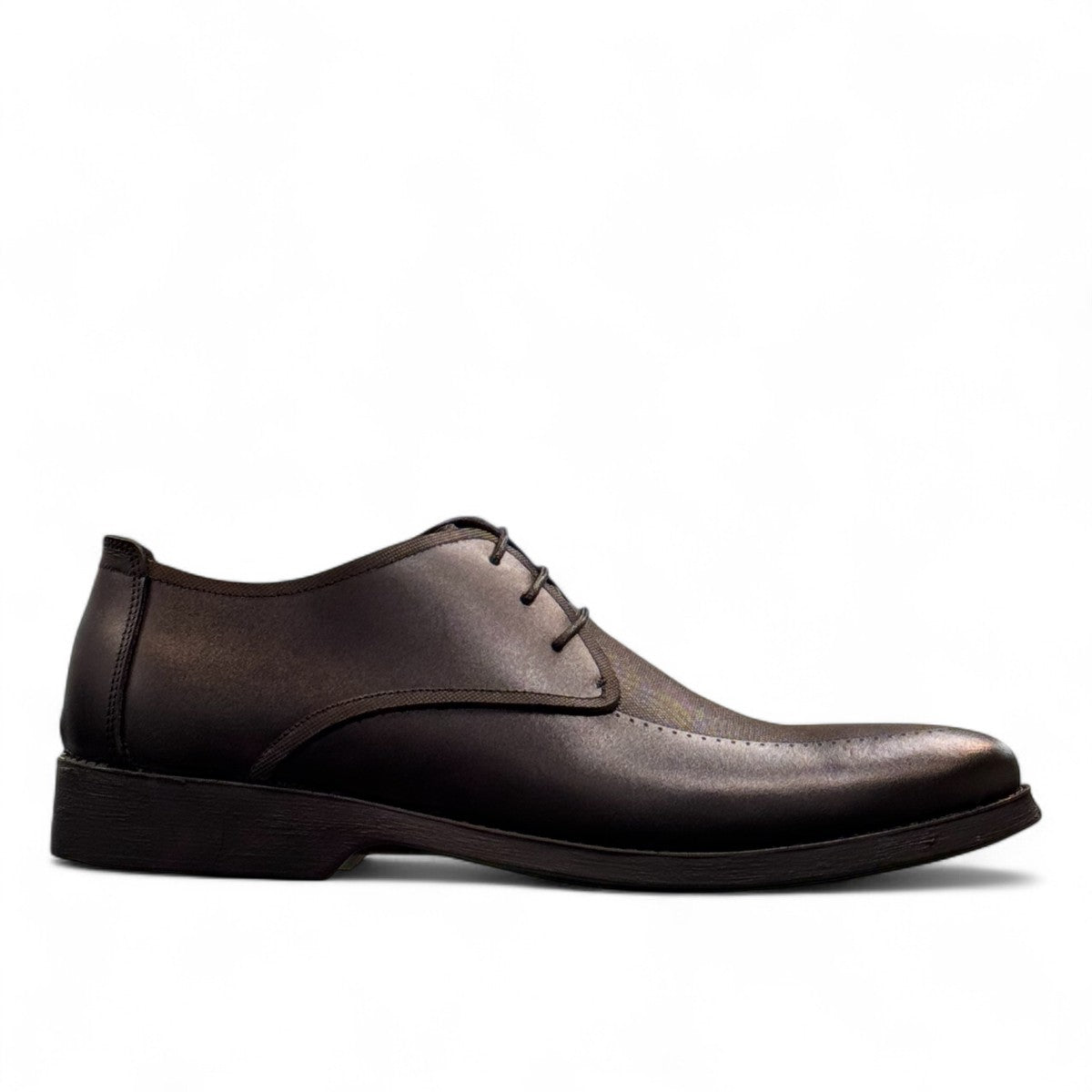 Sun Shoes For Men Neardoor black genuine leather lace-up formal shoes with subtle handmade stitching and a durable rubber outsole. Photo of left side view.