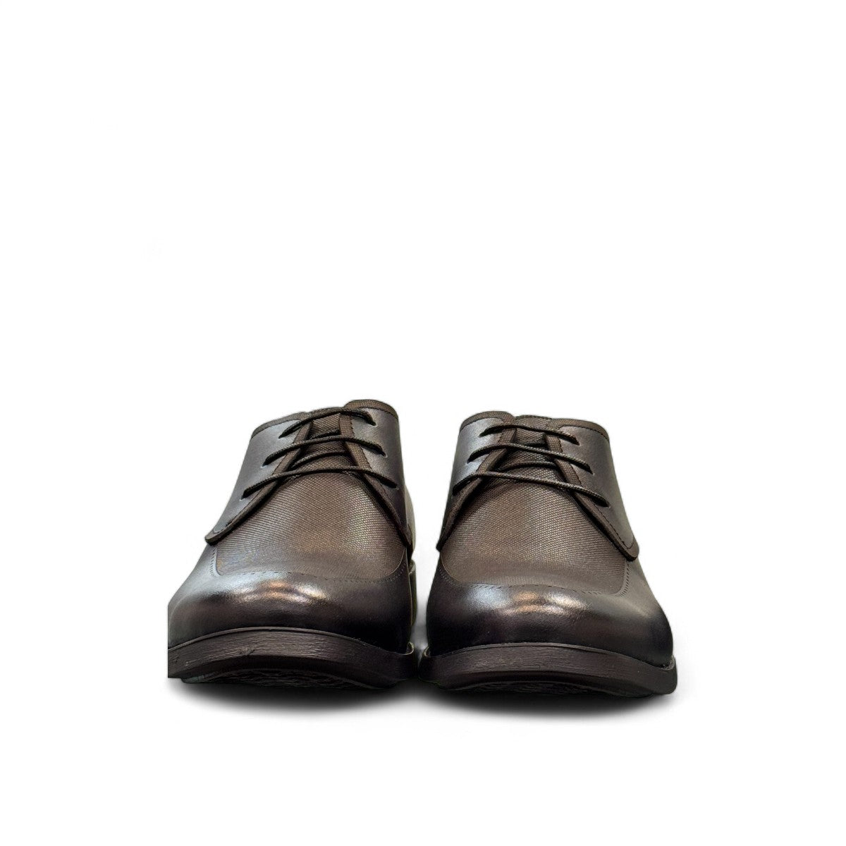 Sun Shoes For Men Neardoor black genuine leather lace-up formal shoes with subtle handmade stitching and a durable rubber outsole. Photo of front view.