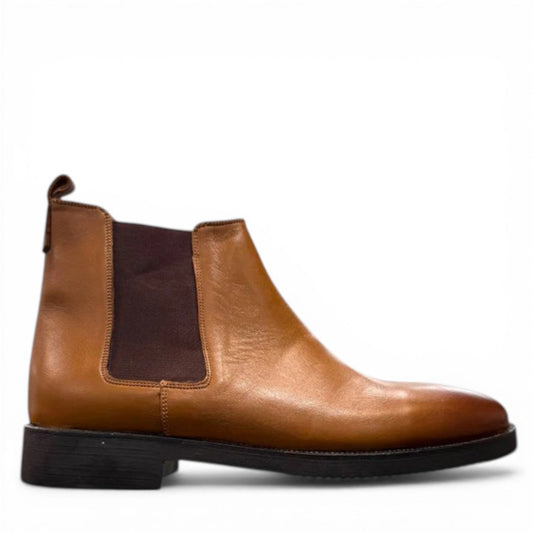 AGERA ARTA brown leather Chelsea boots with elastic side panels and durable rubber outsole. Photo of right side view.