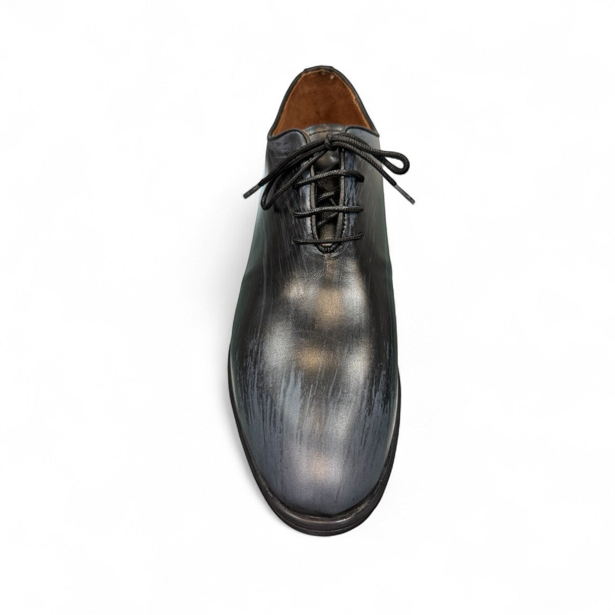 Atropat Kellyi black and navy leather oxford shoe with handmade stitching and rubber outsole. Photo of front view.