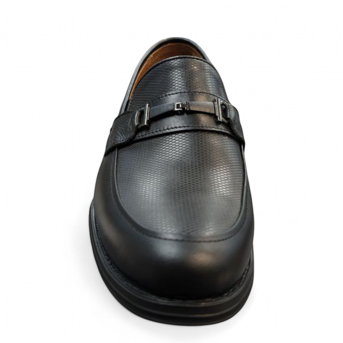 Atropat Stilstrap black leather loafer with textured upper, metal buckle detail, and rubber outsole. Photo of front view.