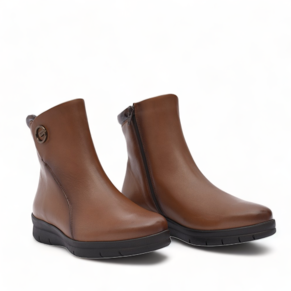 BAERCHI brown cowhide leather ankle boots with special width and non-slip rubber sole. Photo of front side view.