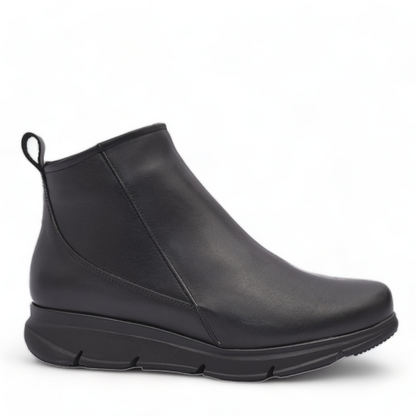 BAERCHI black leather casual ankle boots with a comfortable rubber sole. Photo of side view.