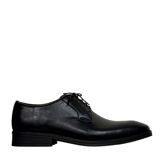 Benelli Anbaran black leather men's dress shoe with a lace-up design and durable rubber outsole. Photo of right side view.