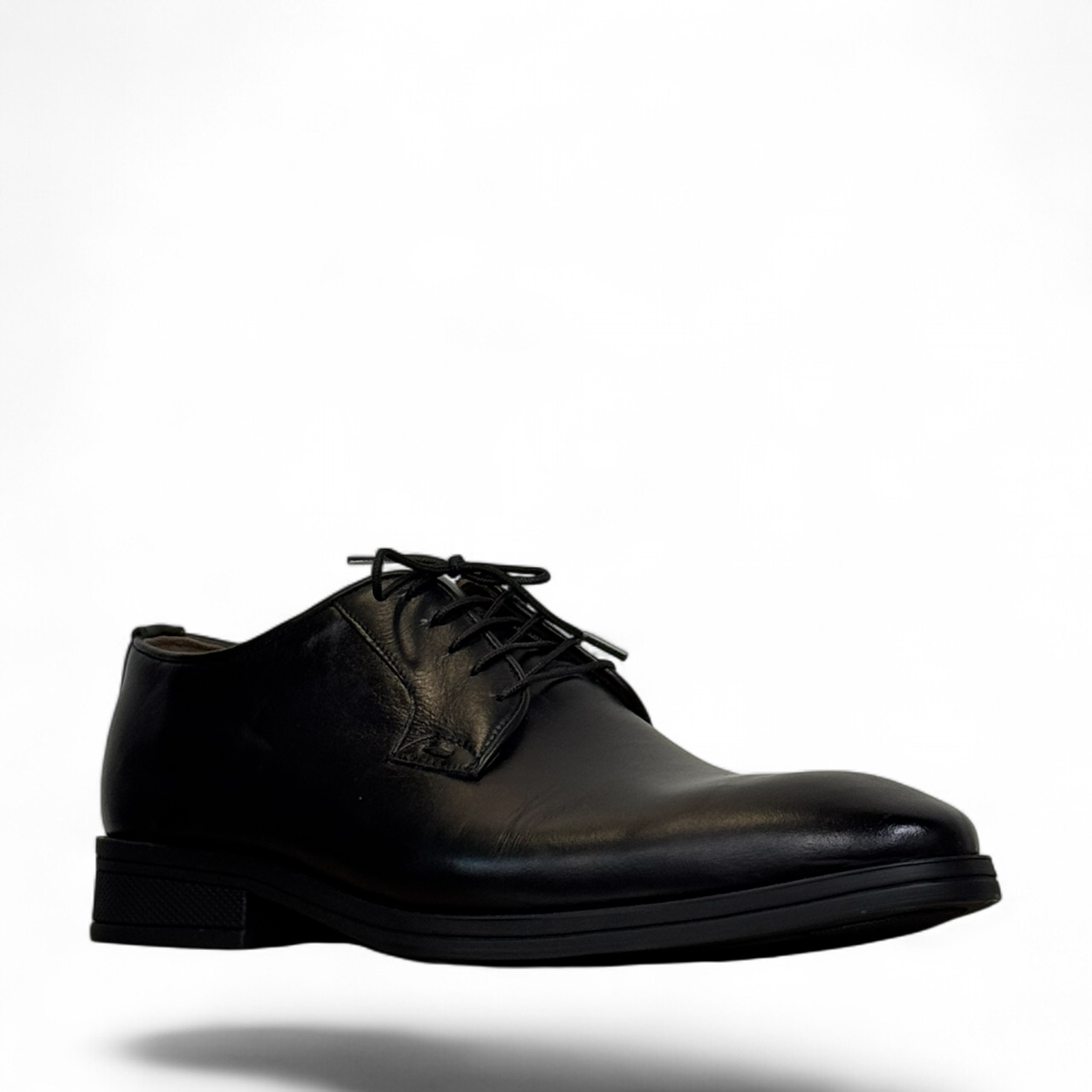 Benelli Anbaran black leather men's dress shoe with a lace-up design and durable rubber outsole. Photo of front side view.