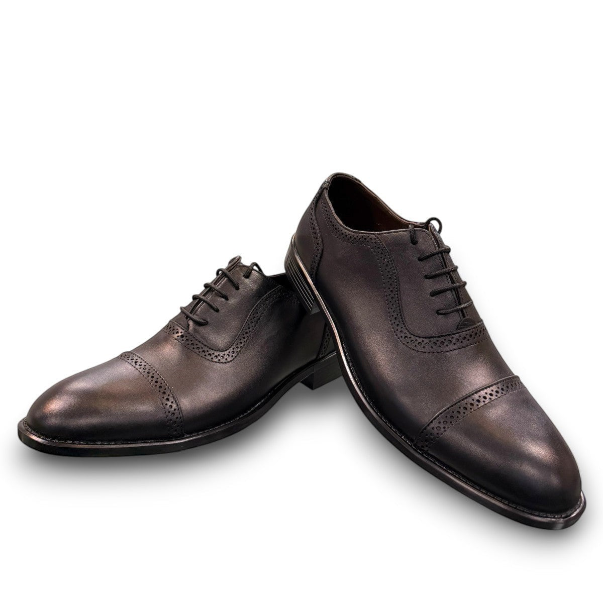 Description:
1. Genuine Leather Upper for a Polished finish
2. Leather Lining for Breathability and Comfort
3. Durable Rubber Outsole with Excellent Traction
4. Lace-up Closure for a Secure, Adjustable Fit
5. Ideal for Formal Occasions or Smart Casual Wear
6. Detailed with Subtle Handmade Stitching for a Refined, distinctive look.