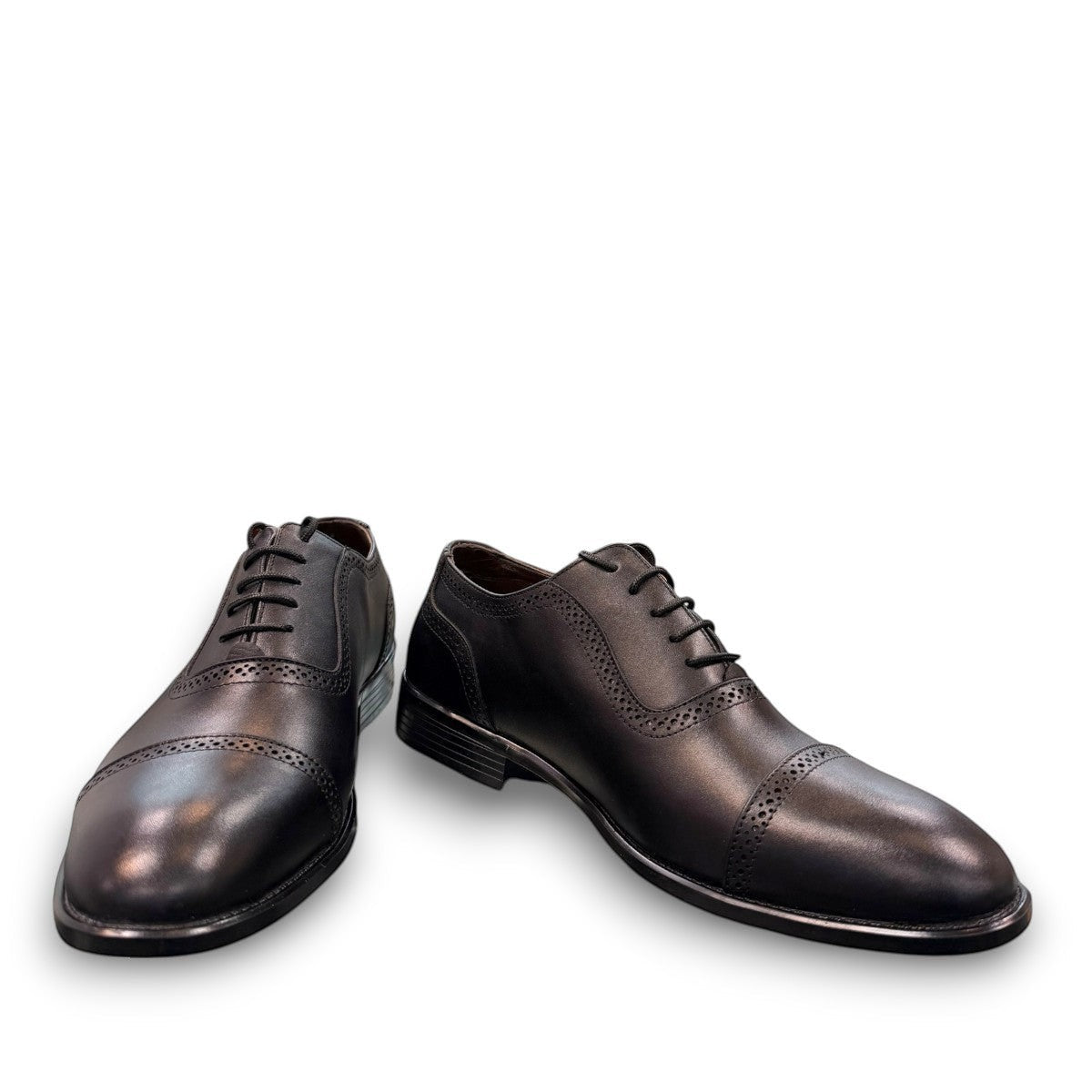 Description:
1. Genuine Leather Upper for a Polished finish
2. Leather Lining for Breathability and Comfort
3. Durable Rubber Outsole with Excellent Traction
4. Lace-up Closure for a Secure, Adjustable Fit
5. Ideal for Formal Occasions or Smart Casual Wear
6. Detailed with Subtle Handmade Stitching for a Refined, distinctive look.