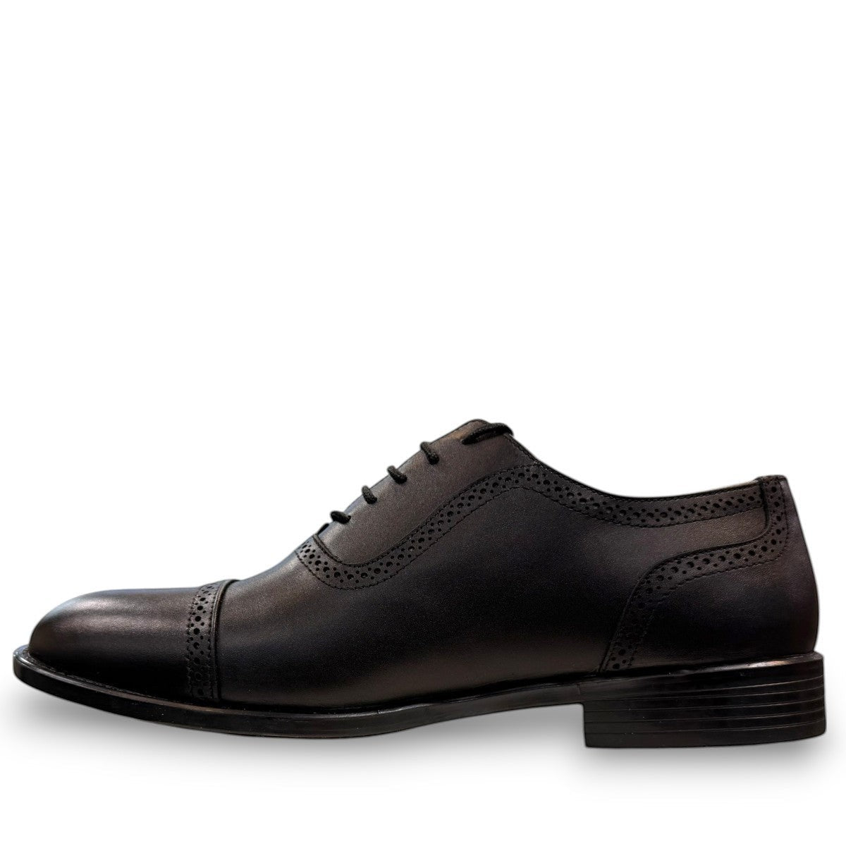Description:
1. Genuine Leather Upper for a Polished finish
2. Leather Lining for Breathability and Comfort
3. Durable Rubber Outsole with Excellent Traction
4. Lace-up Closure for a Secure, Adjustable Fit
5. Ideal for Formal Occasions or Smart Casual Wear
6. Detailed with Subtle Handmade Stitching for a Refined, distinctive look.