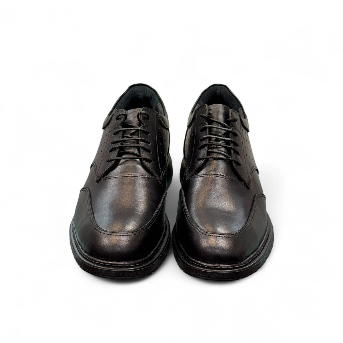 Borna Borna black leather men's dress shoes with lace-up closure and rubber outsole. Photo of front view.