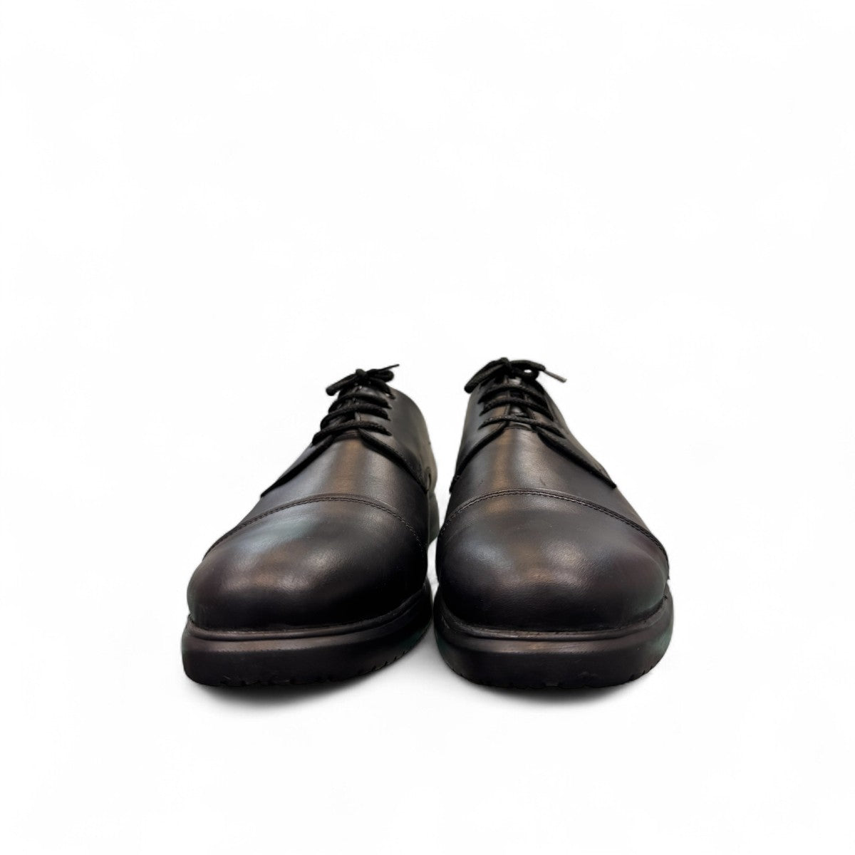 Borna Kan black leather men's dress shoe with a rubber outsole and lace-up closure. Photo of front view.