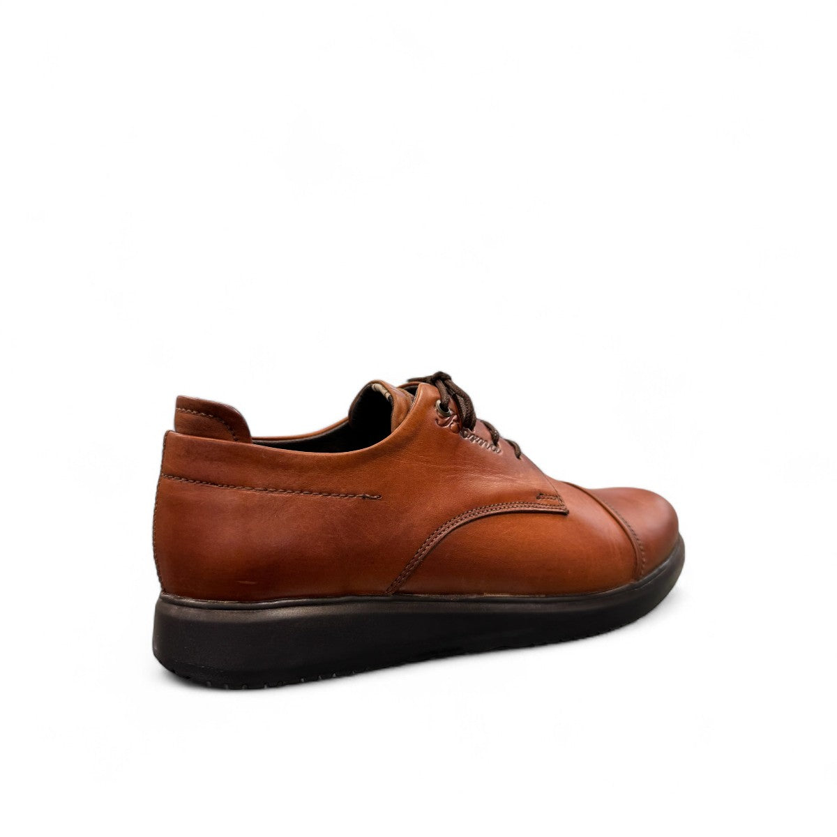BORNA KAN brown leather men's oxford shoes with a durable rubber outsole and lace-up closure. Photo of back side view.