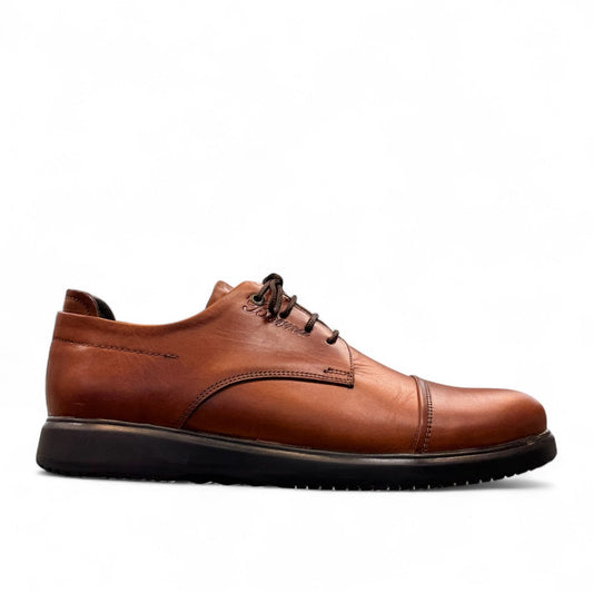 BORNA KAN brown leather men's oxford shoes with a durable rubber outsole and lace-up closure. Photo of right side view.