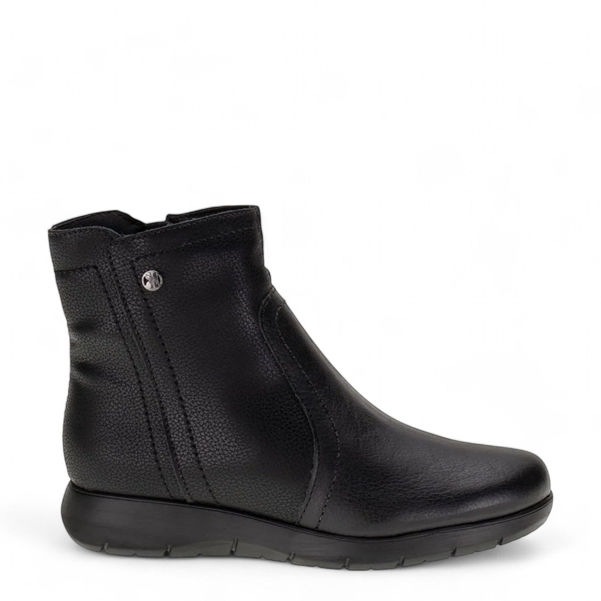Bottero TRU black leather ankle boot with side zipper and low-profile rubber sole