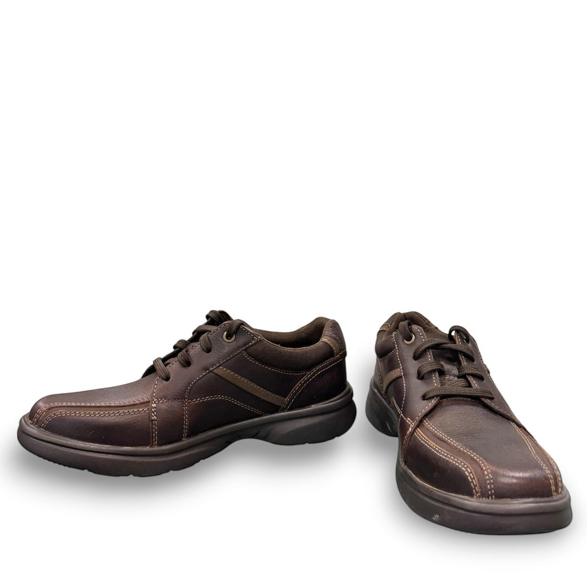 Clarks Bradley Walk brown tumbled leather lace-up shoe with padded collar and lightweight EVA outsole.
photo of the front.