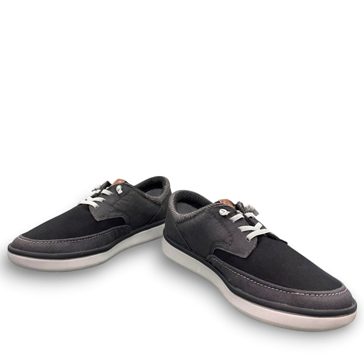 Clarks Cantal Low black canvas lace-up sneaker with a lightweight flexible EVA sole and patterned lining. front view