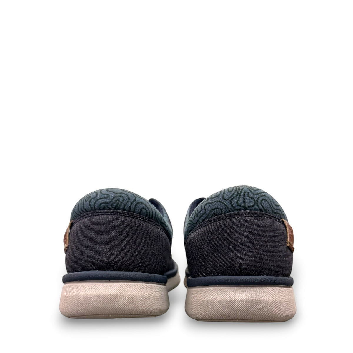 Clarks Cantal Low navy canvas lace-up sneaker with a lightweight EVA sole and patterned collar. back view