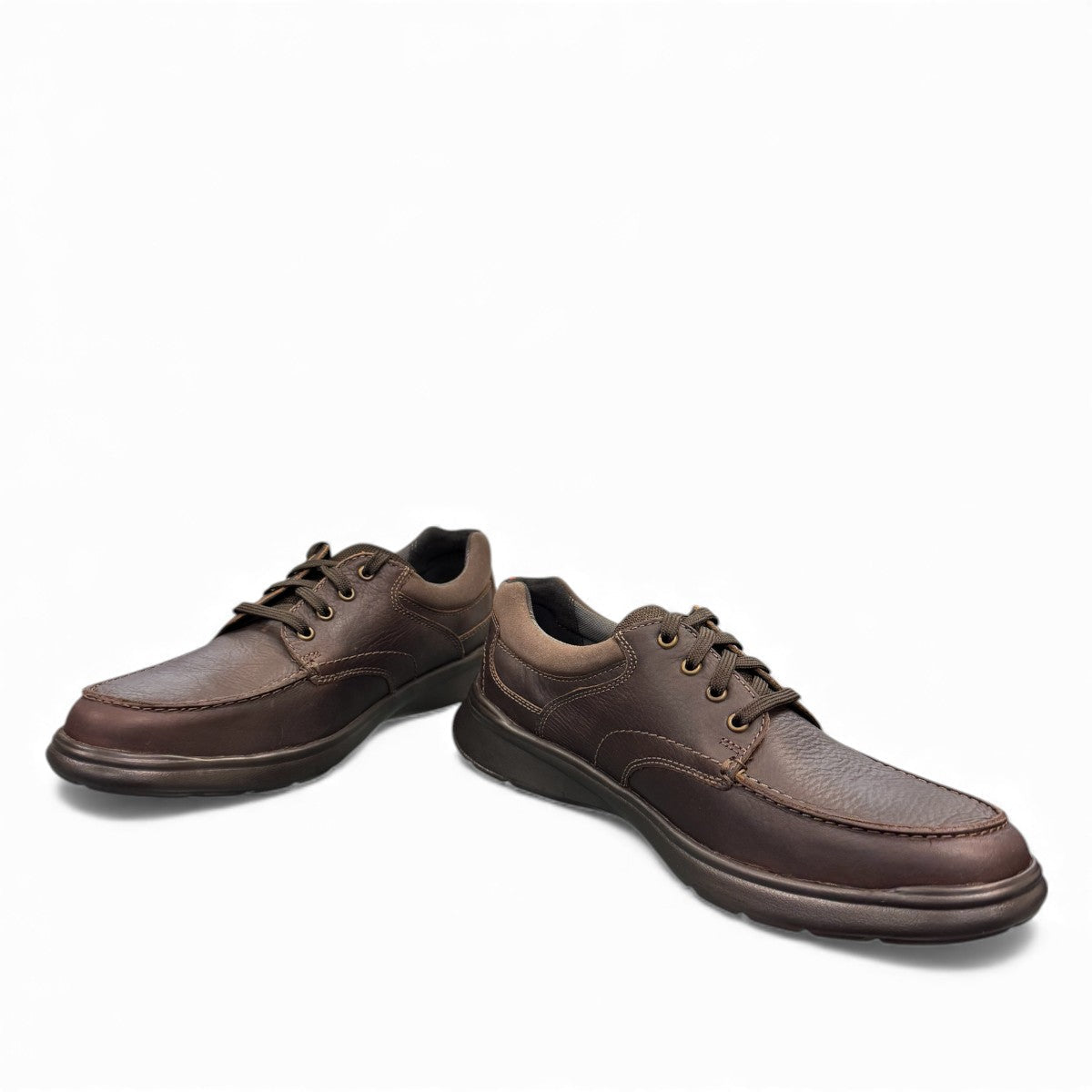 Clarks Cotrell Edge men's casual brown oily leather shoes with contrast stitching and EVA sole. front view.