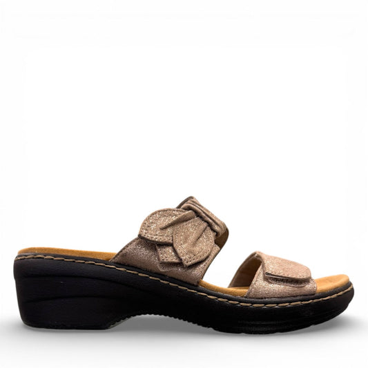 Clarks Merliah Charm taupe metallic slide sandal with adjustable grip tape closure. right view.