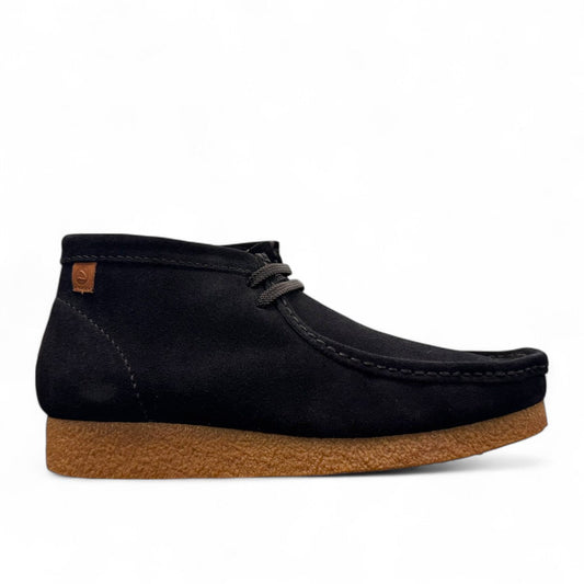 Clarks Shacre black leather lace-up boots with a classic Wallabee design and textured rubber sole. right view.