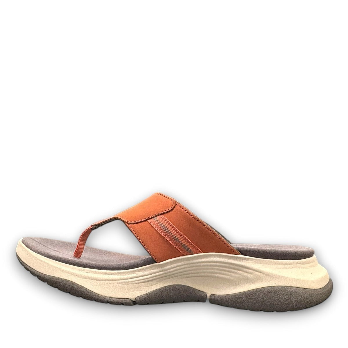 Clarks Wave 2.0 Sea peach nubuck thong sandal with ergonomic WaveWalk sole and cushioned footbed. photo of the left side.