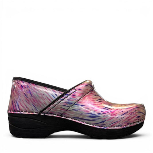 Dansko XP 2.0 patent leather performance clog in pastel blur print with slip-resistant black sole. Photo of right outside side view.