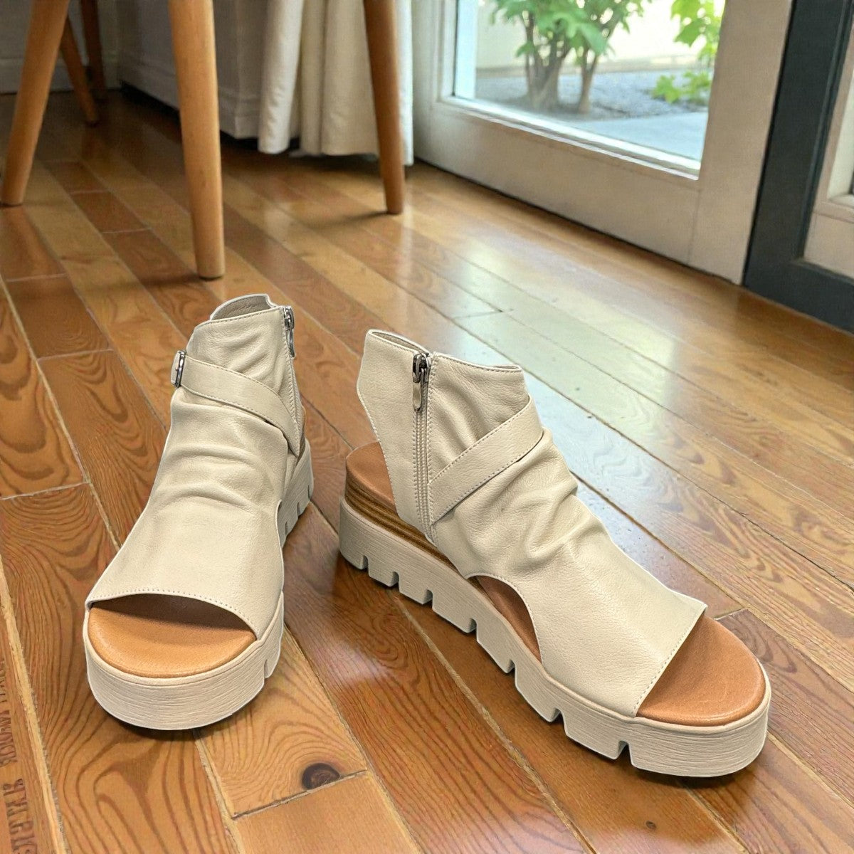 DJANGO & JULIETTE RUFUSS_DJ /MILK-MILK SOLE