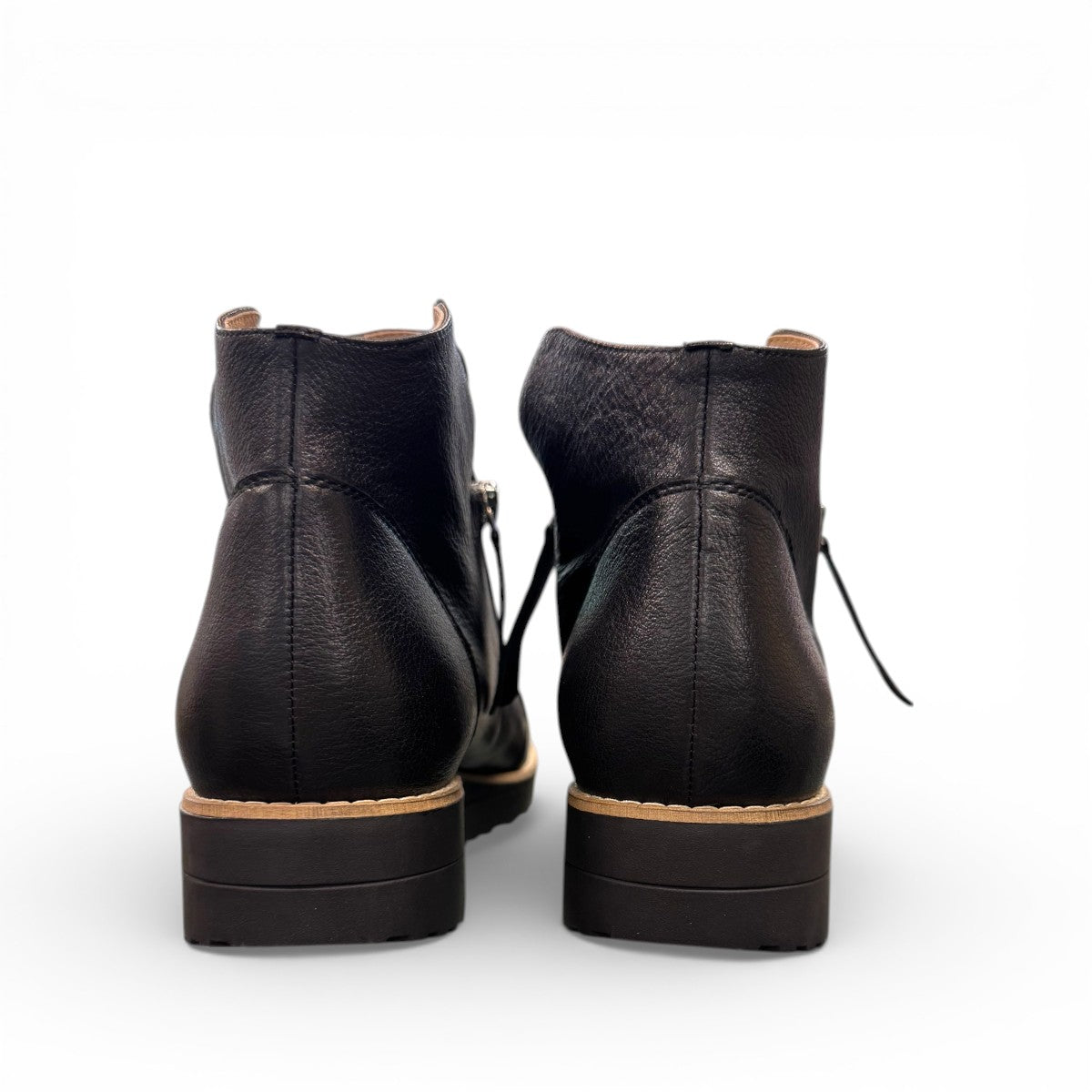 DJANGO & JULIET OHMY BLACK LEATHER