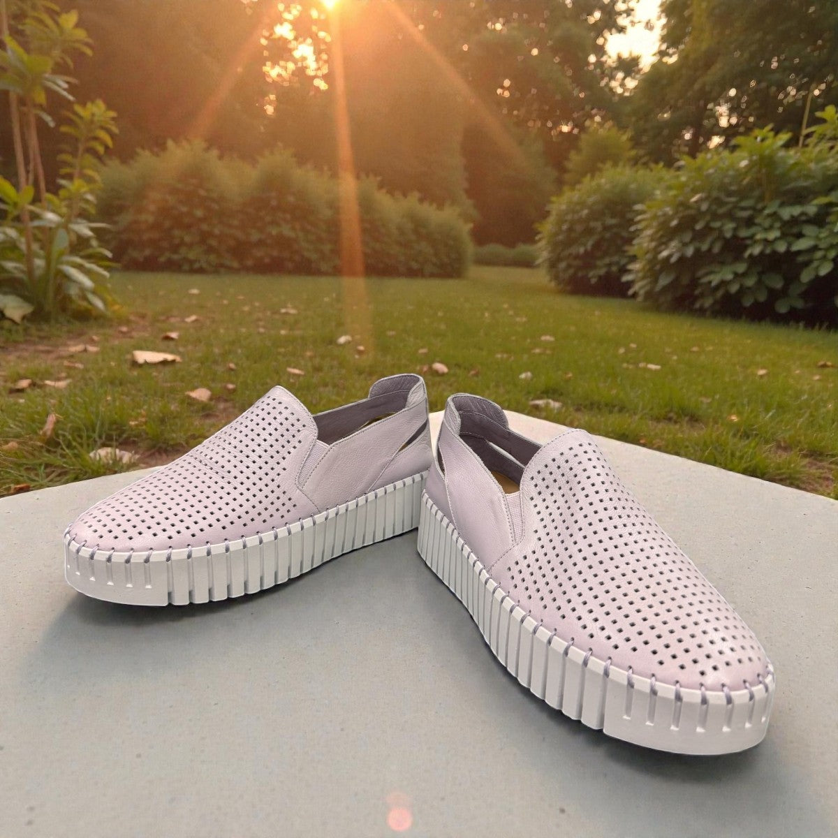 DJANGO & JULIETTE BARTAS_DJ/LILAC-WHITE SOLE