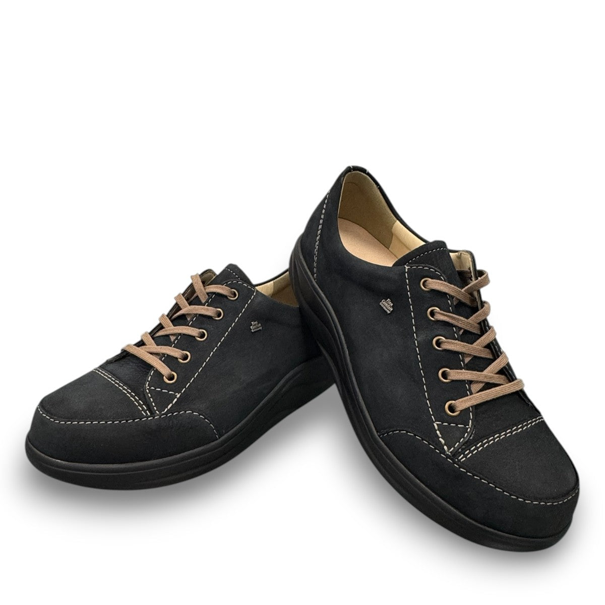 Finn Comfort Ikebukuro black suede sneaker with curved Finnamic outsole and contrast stitching.
photo of the front side